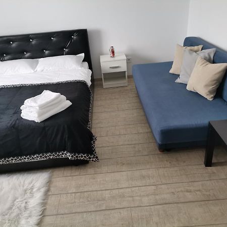 Cazare Apartament Rasnovアパートメント エクステリア 写真