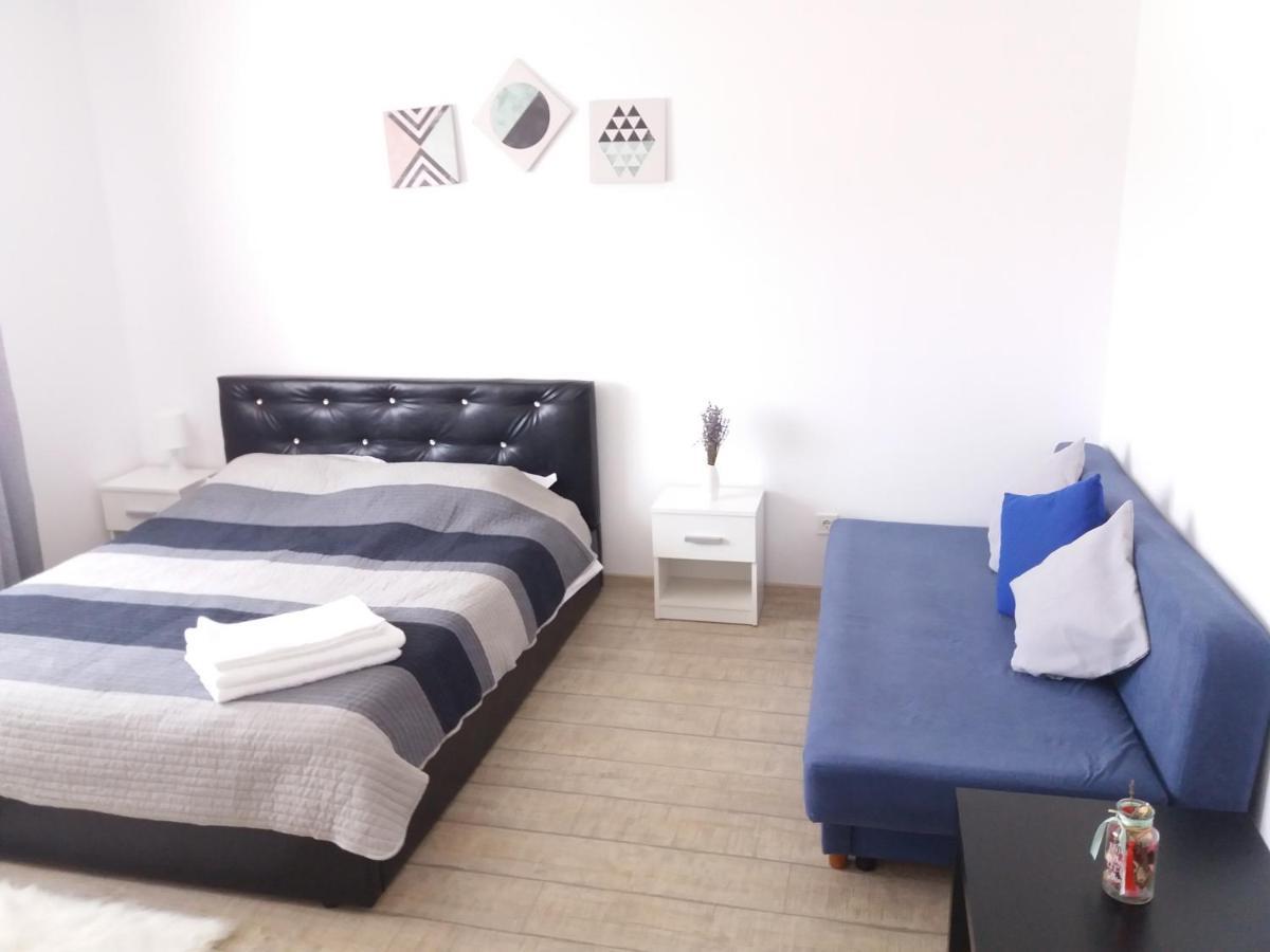 Cazare Apartament Rasnovアパートメント エクステリア 写真