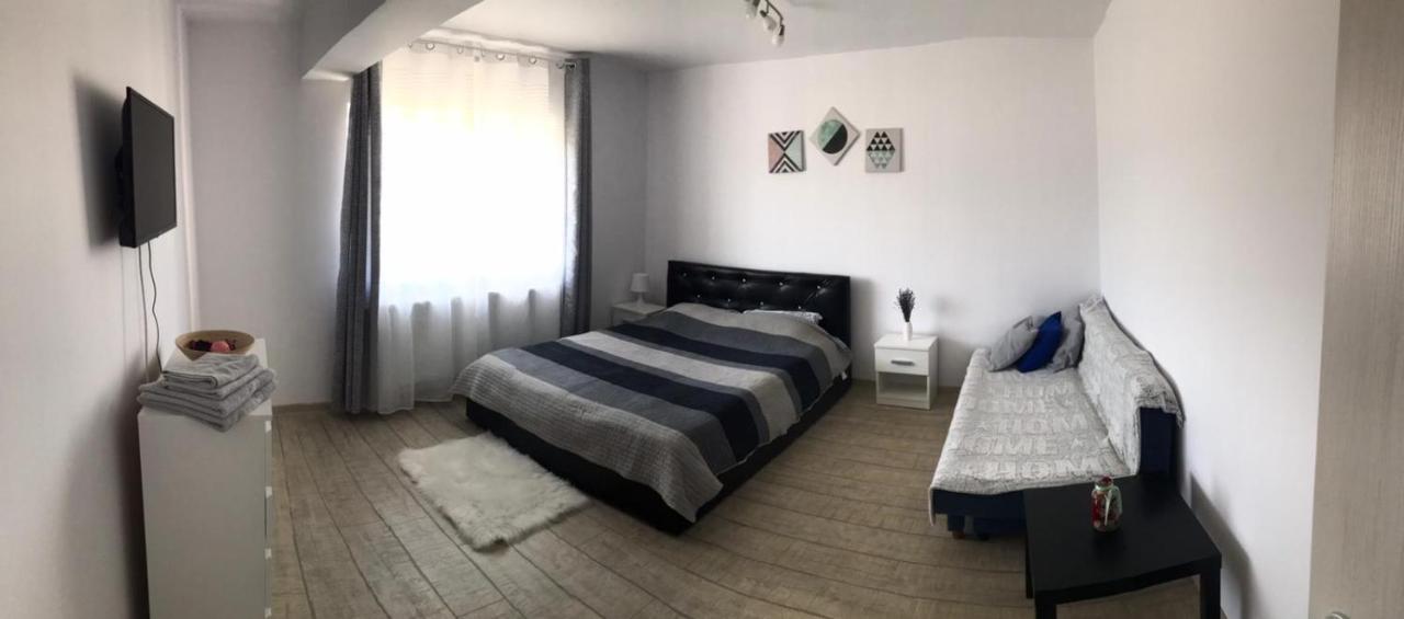 Cazare Apartament Rasnovアパートメント エクステリア 写真
